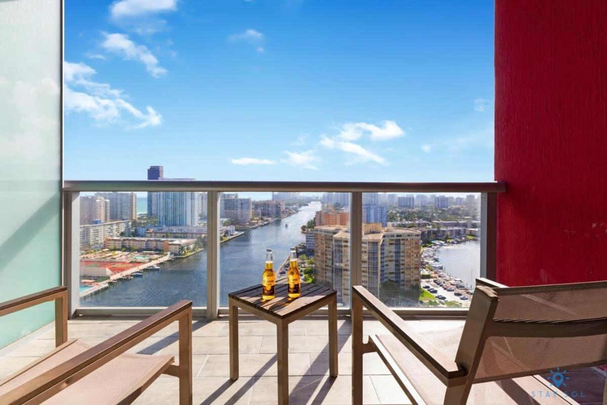 MODERN Resort BALCONY W VIEW Resort POOL Hallandale Beach Exterior foto