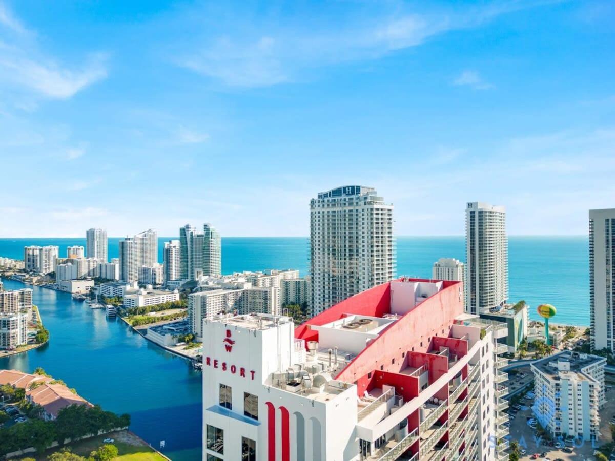 MODERN Resort BALCONY W VIEW Resort POOL Hallandale Beach Exterior foto