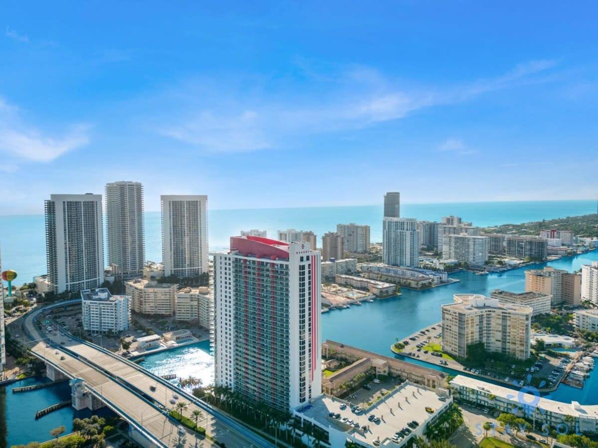 MODERN Resort BALCONY W VIEW Resort POOL Hallandale Beach Exterior foto