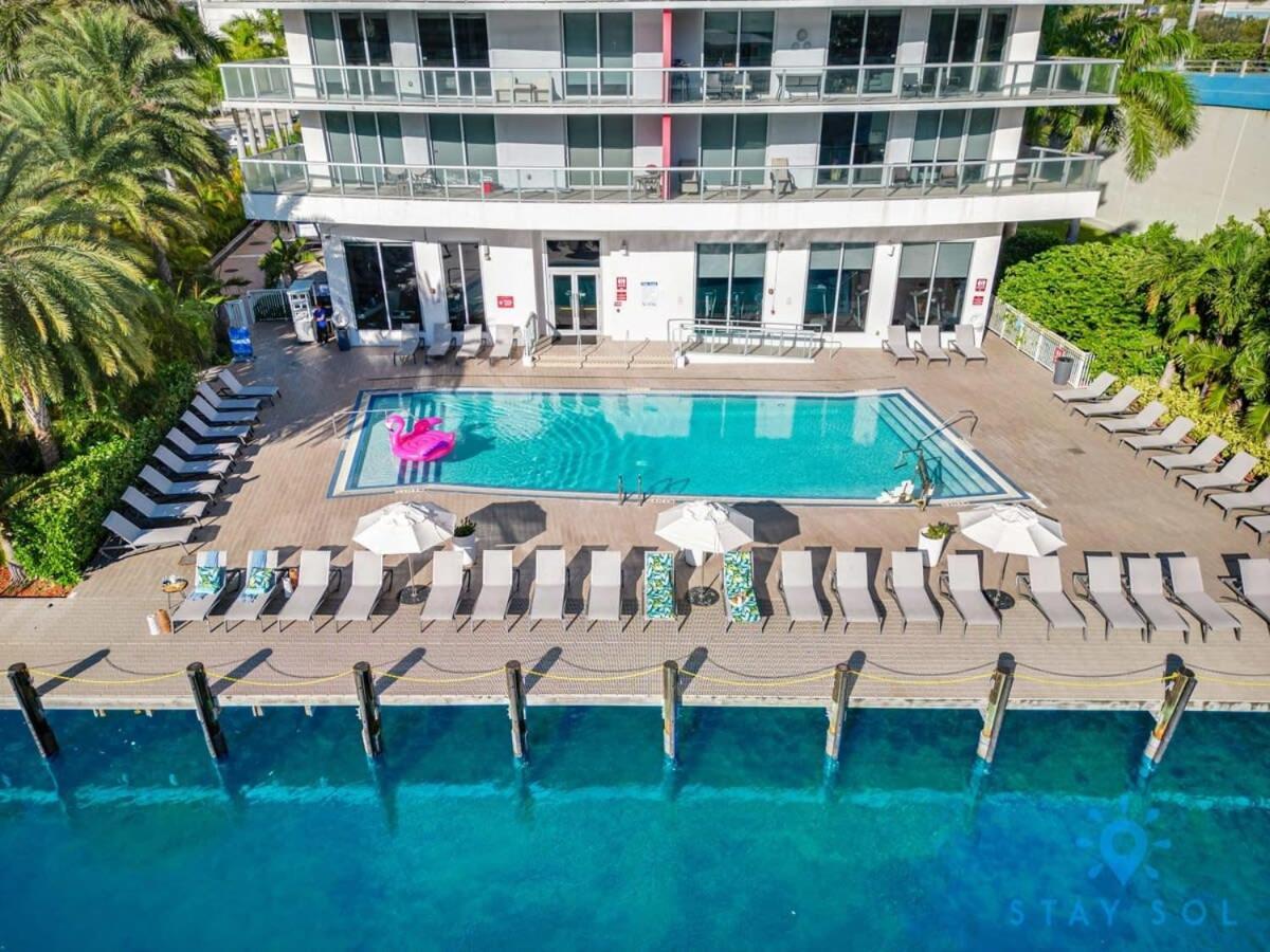 MODERN Resort BALCONY W VIEW Resort POOL Hallandale Beach Exterior foto