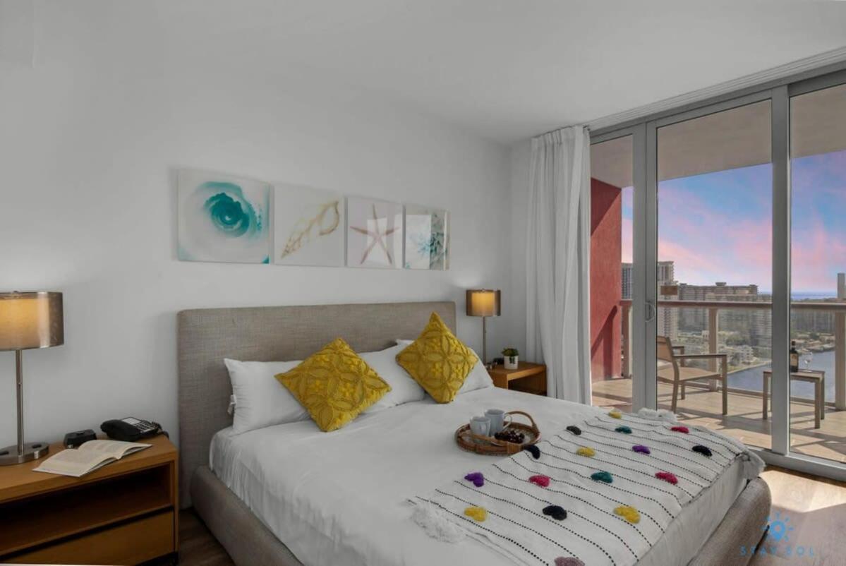 MODERN Resort BALCONY W VIEW Resort POOL Hallandale Beach Exterior foto