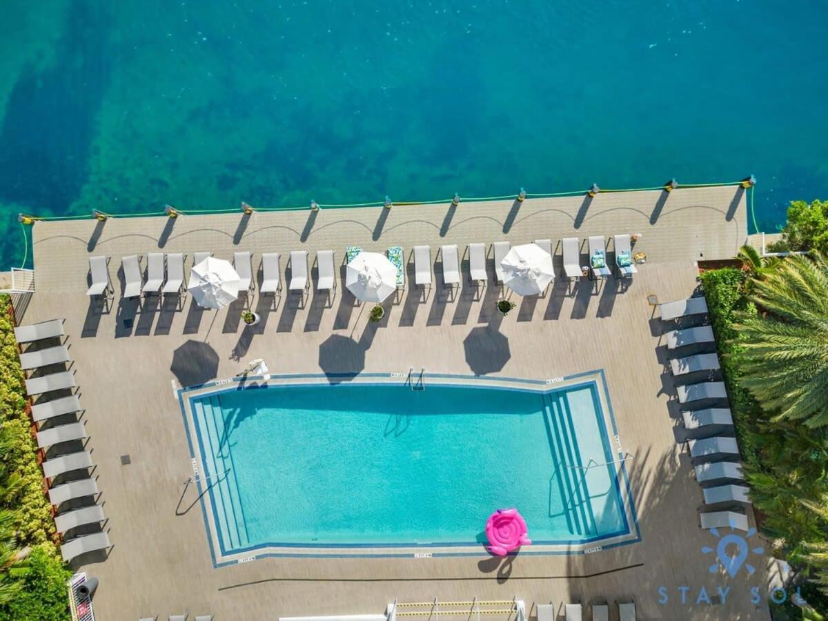 MODERN Resort BALCONY W VIEW Resort POOL Hallandale Beach Exterior foto